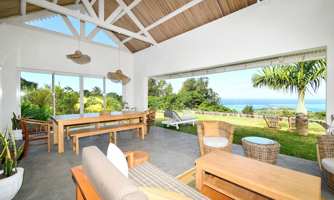 Coromandel Villa | Villa perfect for 2- 6 people, 5 minutes from Graviers beach