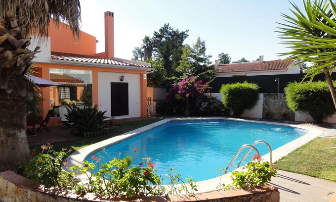 Vila Nogueira de Azeitao Villa | Villa Pinhal private pool-10min from Portinho da Arrábida beach- Free Wifi