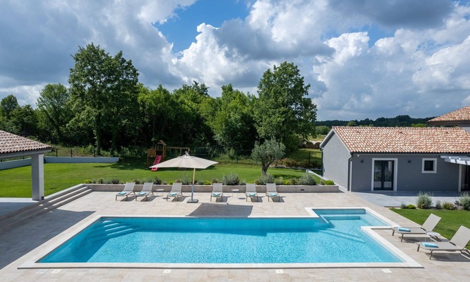 Grandici Villa | Villa Porta Aurea with Pool