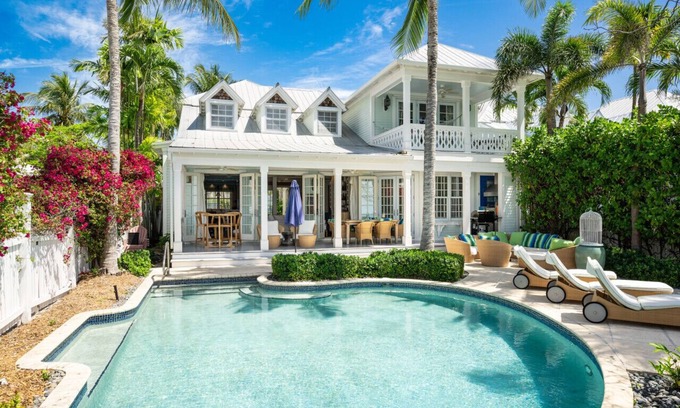 Sunset Key House | Villa Porta del Sole - 3BR Sunset Key Villa with Private Pool, Direct Beach Access and Sunset Ocean View!