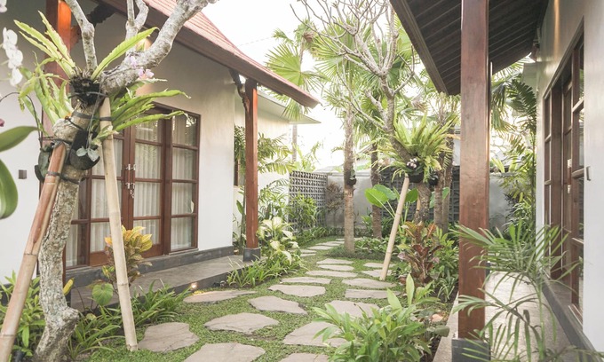 Lodtunduh Villa | Villa Puri Kembar – A Serene Escape with a Private Pool & Stunning Views