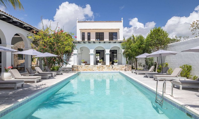 Tulum Villa | Villa Raes Tulum – Spacious Villa with, 2 Pools, Fitness room & Pickleball Court