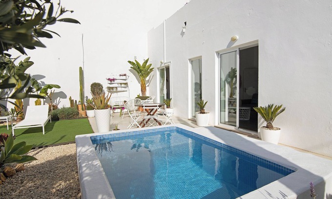 Patroves House | Villa Rafa with Private Pool, Garden, Wi-Fi & A/C