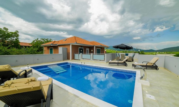 Neoric Villa | VILLA REBECCA, Muć - Split