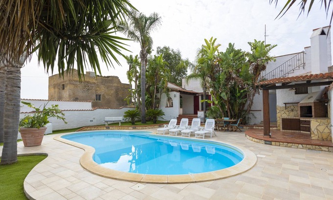Castelvetrano Villa | Villa "Riflessi d'Azzurro" with Sea View, Private Pool & Wi-Fi