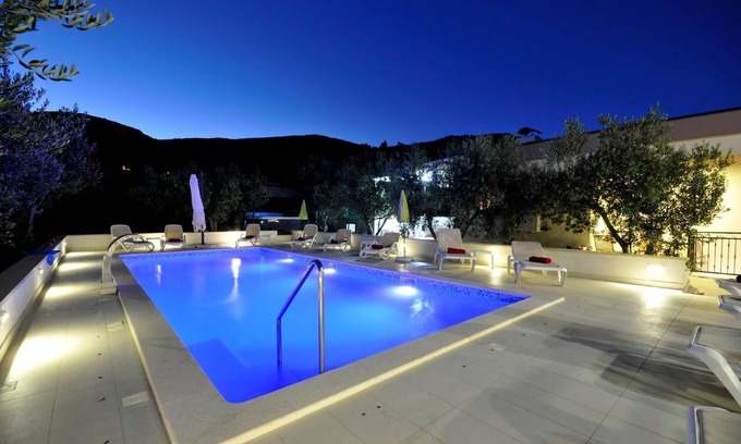 Kastel Stafilic House | Villa Rimac in Kastel Stafilic with garden, barbecue