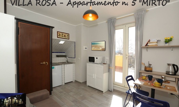 Bagnoli Apartment | VILLA ROSA - Apartment n. 5 "MYRTLE" (2 beds):