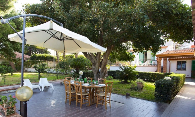 Trabia Villa | VILLA ROSETTA *** WIFI FREE *** direct access to the beach from the gate