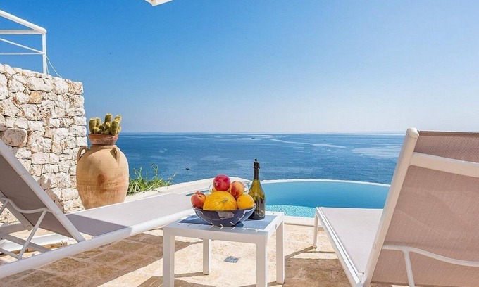 Marina di Marittima House | Villa Rosita: An elegant and modern independent house which faces the sun and the sea, with Free WI-FI.