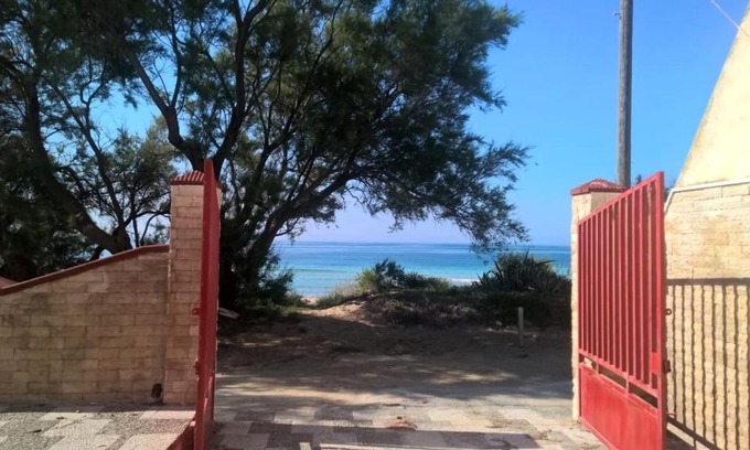 Primitivo di Manduria Wine Area Apartment | Villa Rosy direttamente sul mare