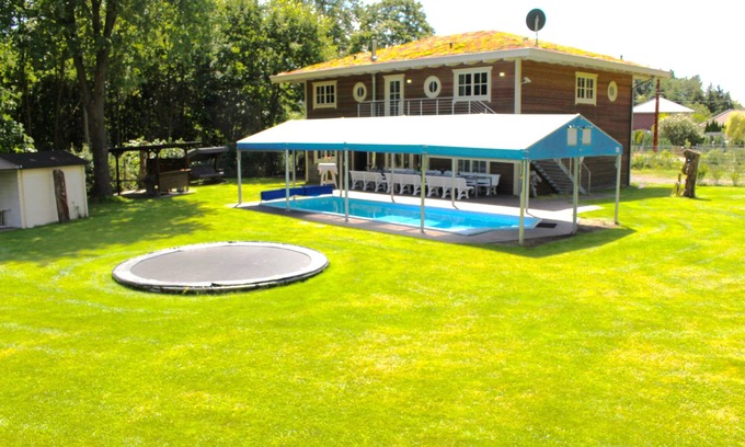 Petershagen House | Villa Salt heated pool 24°C - 9 baths - sauna - barbecue house - 2000sqm garden