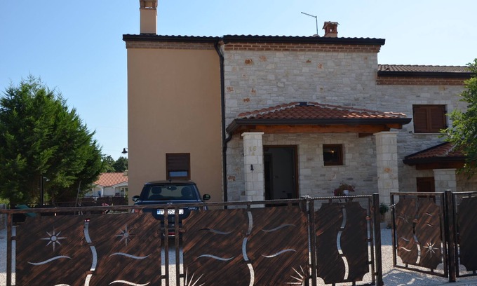 Nova Vas House | Villa Sabine with large pool near Porec