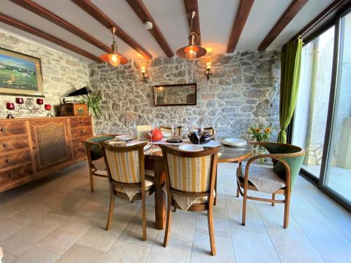 Veli Brgud House | VILLA SALVIA - Holiday house with pool -