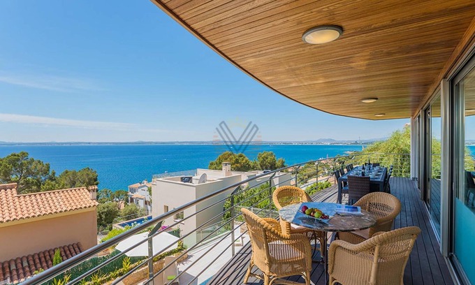 Majorca Villa | Villa Sammy, luxurious holiday house with sea views in Alcudia