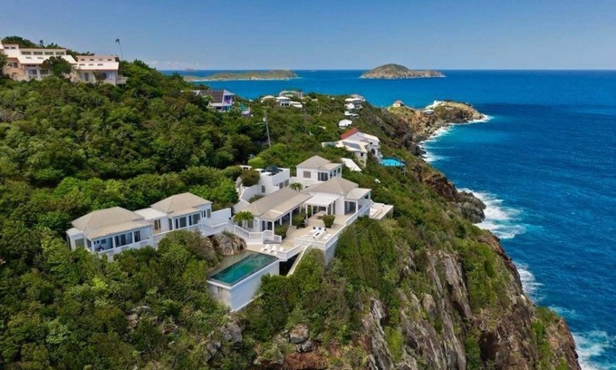 Estate Peterborg Villa | Villa Santorini: PRIVATE 10,000 SF Peterborg/5 bedrooms/Non-Toxic Villa