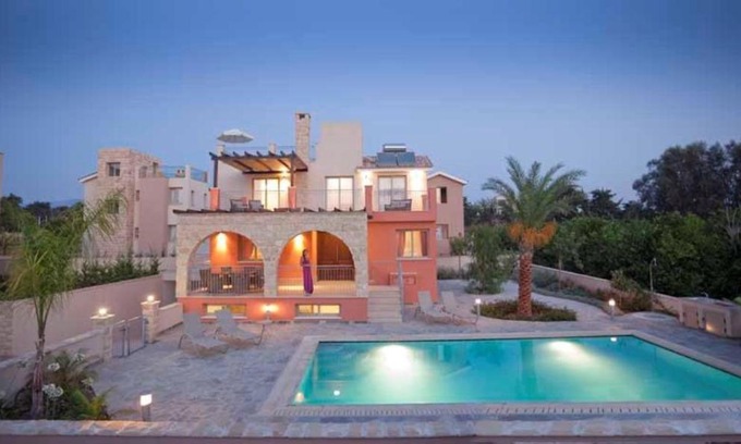 Polis Villa | Villa Saraliana Sandy Beach Villas - Heated Pool - Jacuzzi - Private Beach Area