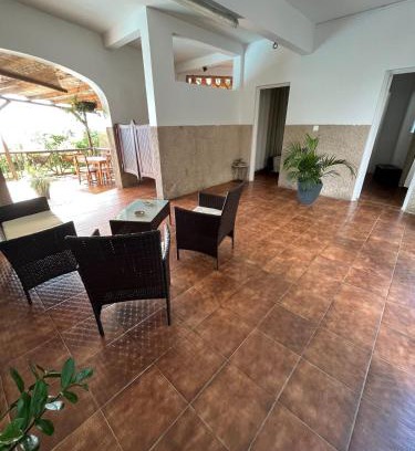 Schoelcher Apartment | Villa Schœlcher, vue sur mer a 3 min à pied, avec piscine