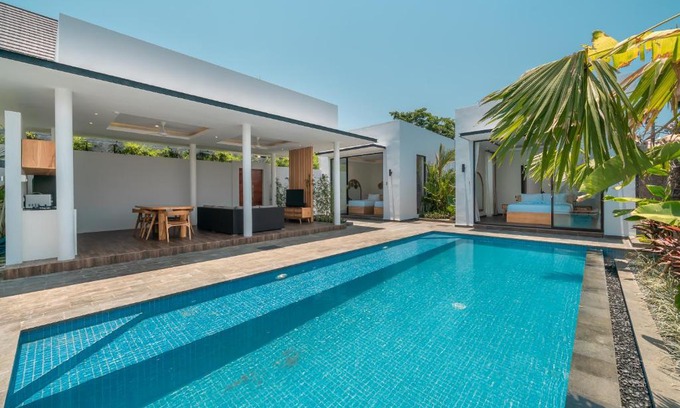 Nakula Villa | Villa Selikur 1 - Spacious 3BR Villa in Seminyak! Perfect location!