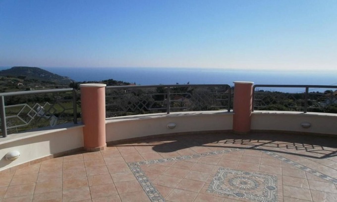 Sipiada Villa | Villa Serenity a luxury relaxing retreat with swimming pool in Kymi Euboea
