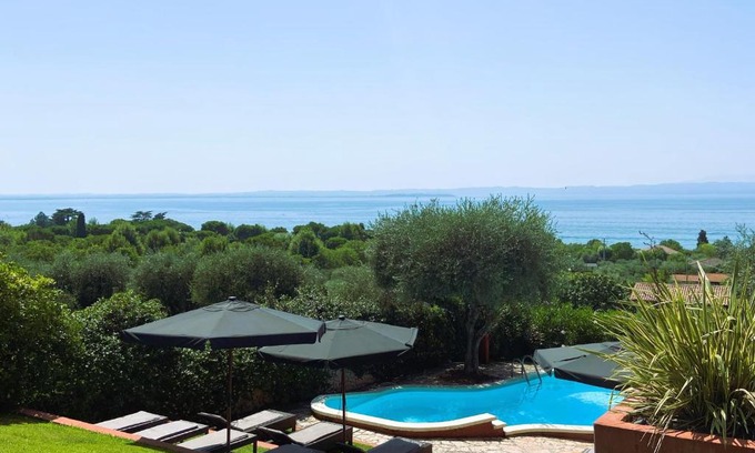 Cisano Villa | Villa Settanta Garda Lake Heated Pool