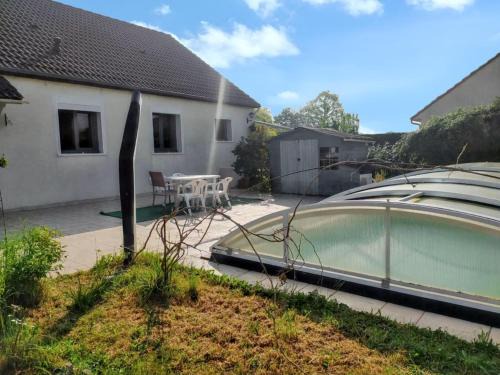 Briare Villa | Villa spacieuse à Briare avec piscine privée et activités
