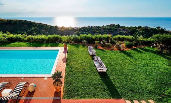 Capo d'Orlando Villa | Villa Stellare Private villa with pool, Capo D’orlando