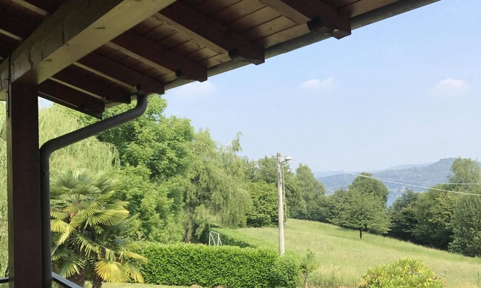 Pisano Villa | Villa surrounded by greenery overlooking Lake Maggiore