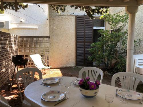 Port Leucate Villa | Villa T4 pour 8 pers. à 350m de la plage avec 3 terrasses, parking privé et équipements complets - FR-1-81-415