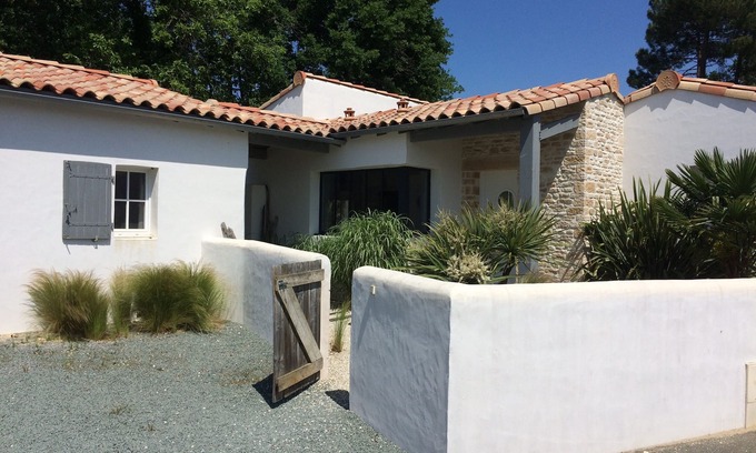 Les Mathes House | Villa TARU LA PALMYRE, 5 min from beaches, enclosed garden and patio, not overlooked.