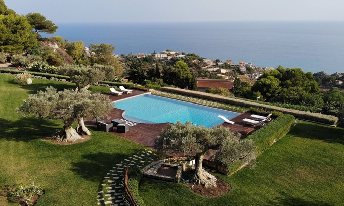 Licata Villa | Villa Terra Del Sole 10+2, Emma Villas