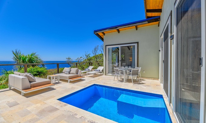 Lighthouse Estates Villa | Villa Topaz Guest Villa Above West Bay With 180 Degree Views @ Villa Topaz