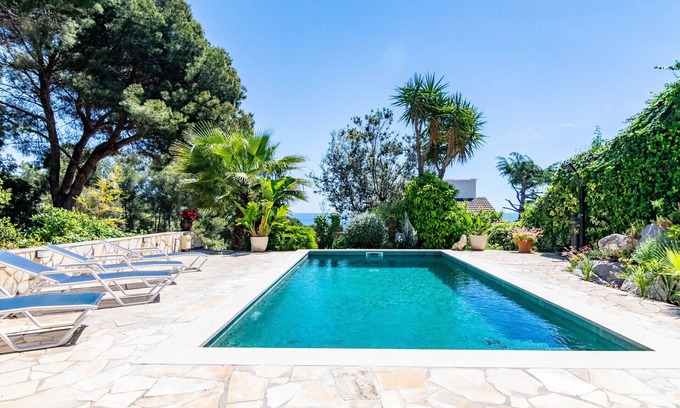 Lloret de Mar Villa | Villa Treumal