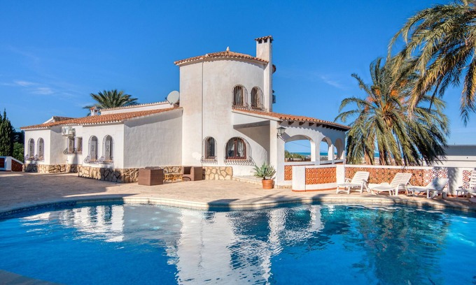 Denia Villa | Villa 'Úrsula' with Mountain View, Wi-Fi and Air Conditioning