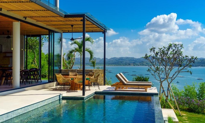 Kuta Villa | Villa Utamaro Gerupuk, Private Villa For 6-11 Pax