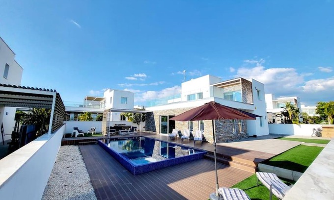 Aphrodite Hills Villa | Villa utopia