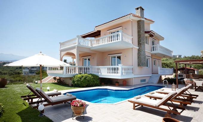 Kato Galatas Villa | Villa Vanelia Mare - NEW weekly discount! Pool & BBQ - 200m from the beach!