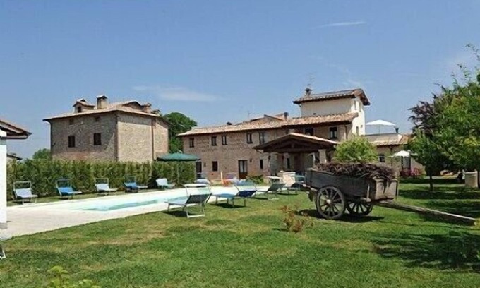 Citerna House | Villa Vezzosa C: A welcoming apartment that is part of a villa in the characteristic style of the Tuscan countryside, with Free WI-FI.