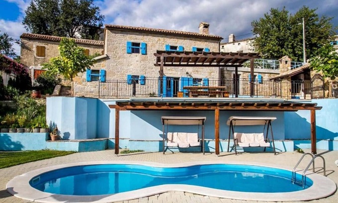 Grabri Villa | Villa Viera for 12 people in Central Istria with private pool & pet friendly