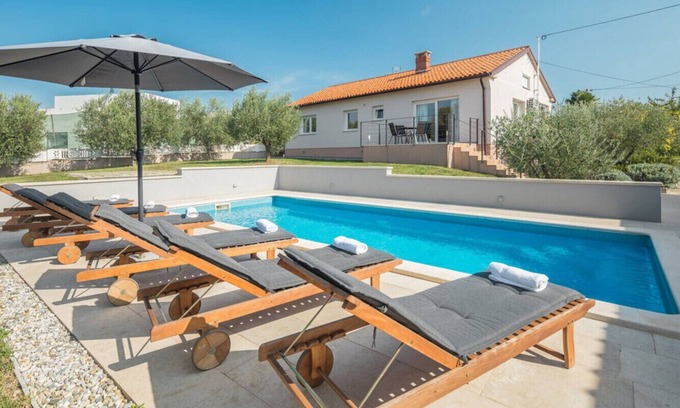 Kastelir Villa | Villa Viktoria near Poreč for 6 people with play room & private pool