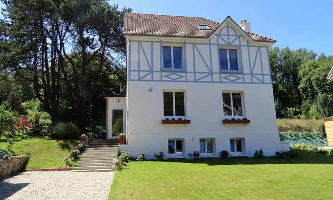 Saint-Pierre-en-Port Villa | Villa Violaine - Seaside resort 2 min from the beach