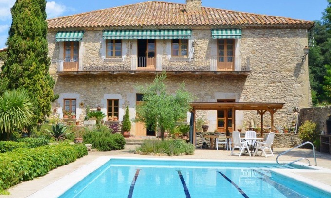 Sant Aniol de Finestres Villa | Villa with Private Pool, lots of space & lovely nature near Girona