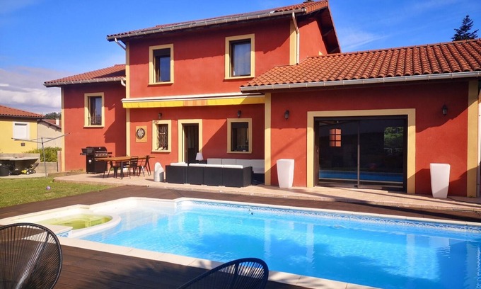 Saint-Symphorien-d'Ozon Villa | VILLA WITH SWIMMING POOL 15 MINUTES FROM LYON