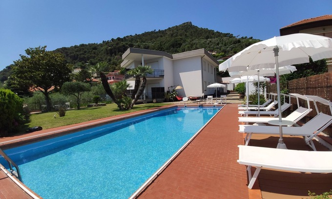 Seglia San Bernardo Villa | VILLA W/PRIVATE SWIMMINGPOOL (EXCLUSIVE USE) GARDEN & BBQ 3BEDROOMS 2BATHROOMS