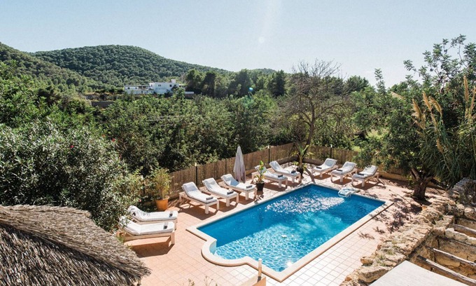 Can Furnet Villa | "VILLA WHITE CACTUS" DJ equipment | 5 min. to Ibiza