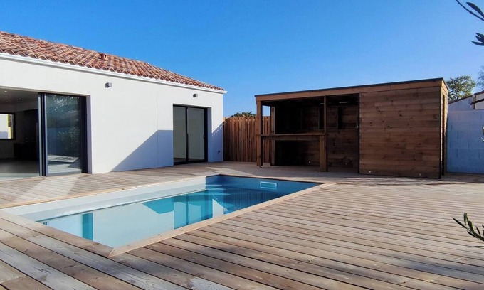 Talmont-Saint-Hilaire House | Villa with swimming pool near Les Sables d'Olonne