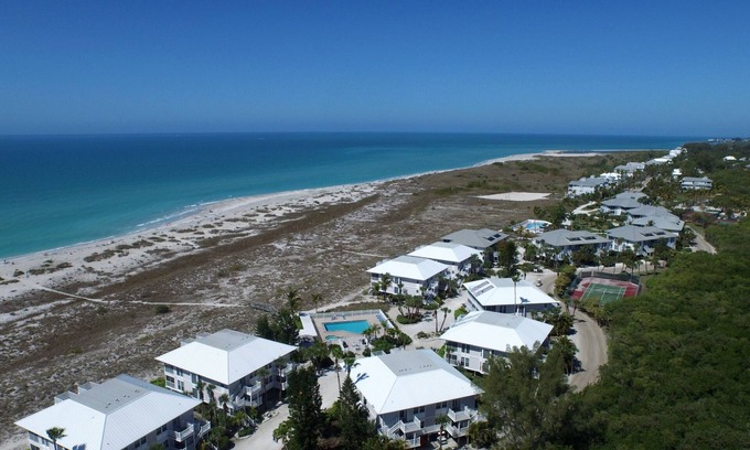 Palm Island Villa | Villa with a Breathtaking View of the Gulf Sunsets on Private Resort B1113A