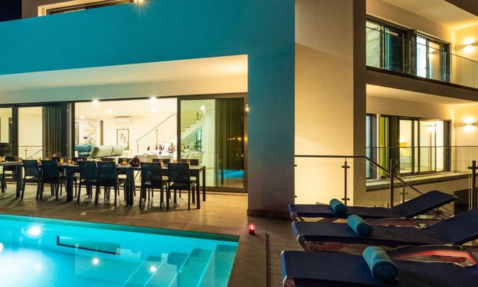 Armacao de Pera Villa | Villa with heatable pool, 2 XL jacuzzis & BBQ