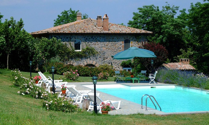 Bolsena Villa | Villa with panoramic pool and gardens