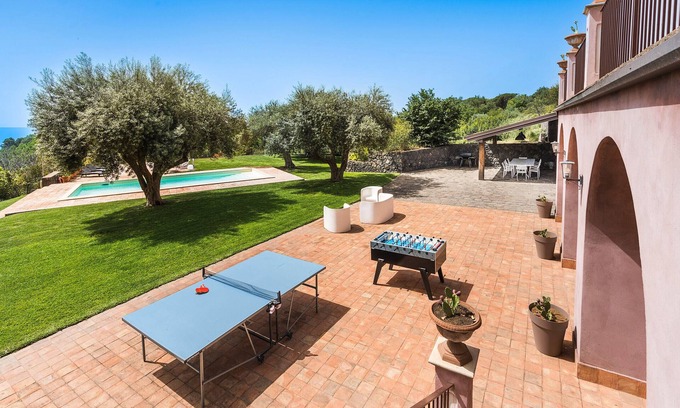 Milo Villa | Villa with pool and sea views near Etna, Sicily