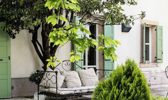 Sona House | Villa with pool between Verona and Lake Garda in an old country court